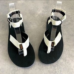 TEVA Water Sandals Size 9 in EUC